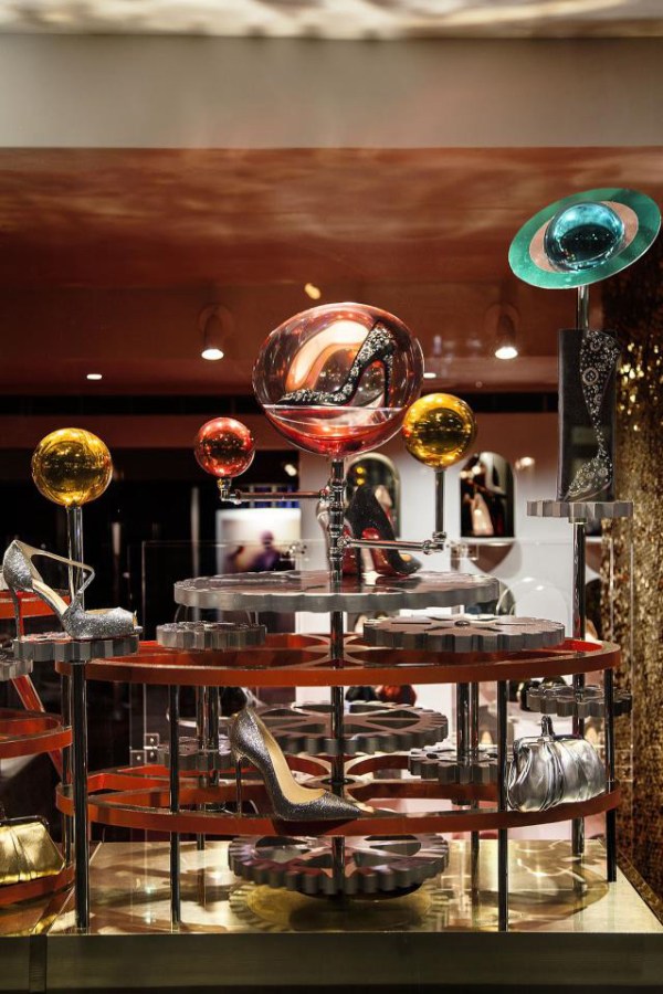 05-christian-louboutin-vetrine-natale3