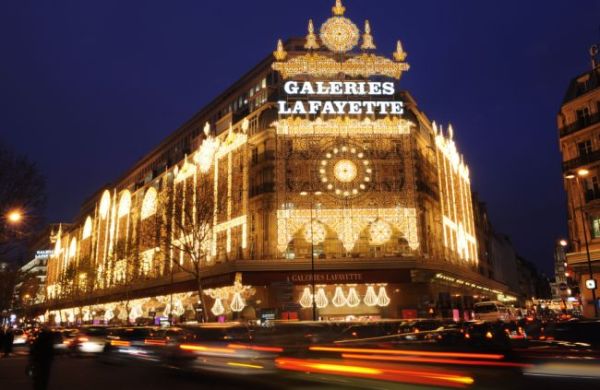 NOEL-VITRINES-TRAVAIL-DIMANCHE