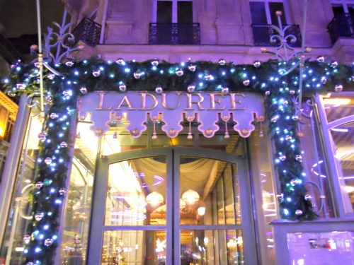Paris-Perfect-Christmas-Market-Champs-Elysees-Laduree-