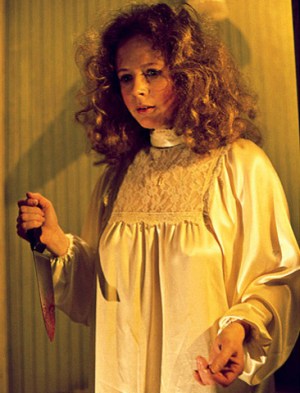 Piper-Laurie-in-Carrie