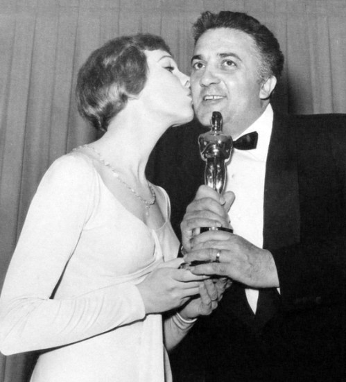 Julie-Andrews-Federico-Fellini-Oscar