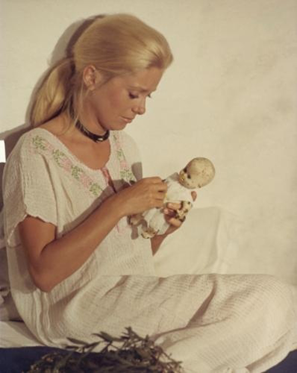 LIZA-1971_portrait_w858