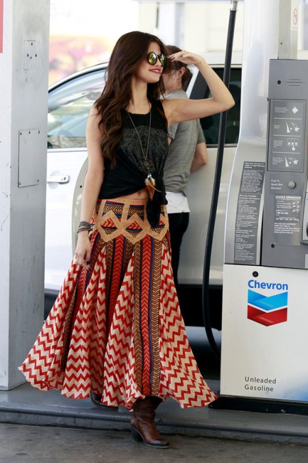 Selena-Gomez-Free-People-Sunglasses-and-Maracana-Skirt