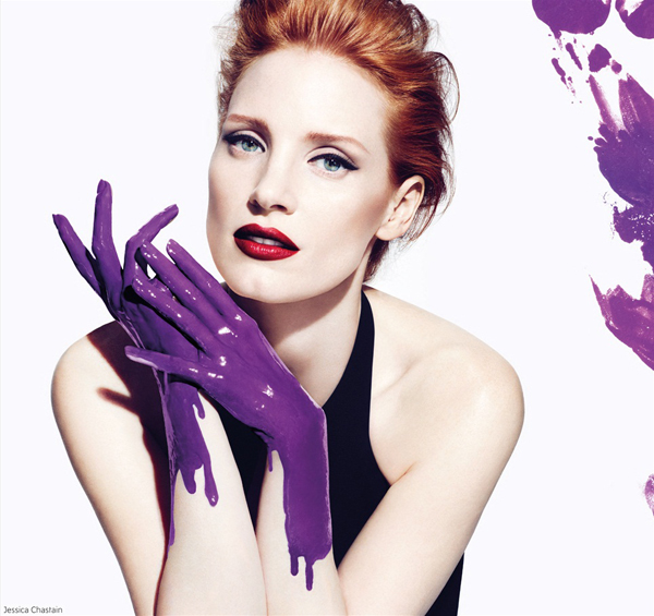 Jessica Chastain per la campagna della maison dell’accattivante fragranza, Manifesto.