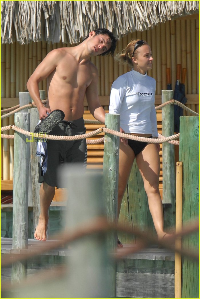 Lei (di dodici anni più giovane) va matta per le feste, lui è più concentrato sul lavoro.