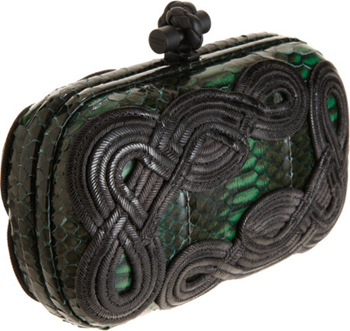 Bottega Veneta Knot Snakeskin Passamaneria Clutch in Green € 1.800