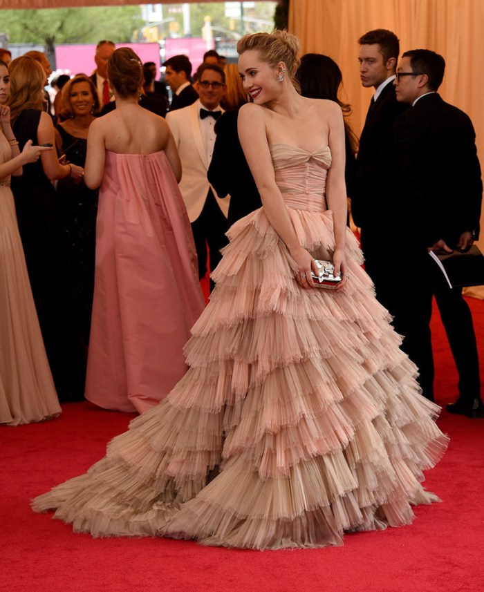 Suki Waterhouse in Burberry incanto di tulle