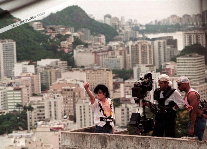 They-don-t-care-about-us-michael-jackson-7126642-1200-885