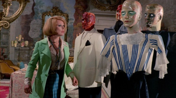 In Lisa e il diavolo (1973) il mefistofelico Telly Savalas succhia il lecca-lecca come palliativo per il fumo. Questa particolarità piacque così all'attore che l’adottò per il personaggio del tenente Kojak, l’anno successivo .