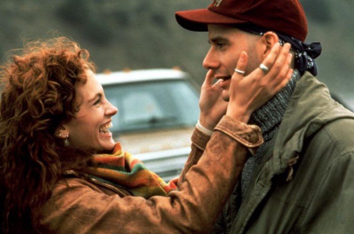 Julia Roberts, infermiera dal sorriso sexy, si prende cura del leucemico Campbell Scott fino ad innamorarsene, perdutamente, in Scelta d'amore - La storia di Hilary e Victor (1991)