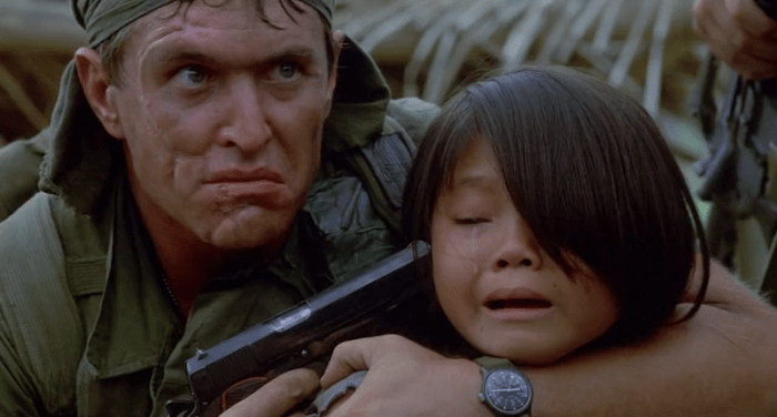 Tom Berenger è Bob Barnes in Platoon (1986): Il crudele veterano a cui importa solo di vincere e che non esita a torturare gli innocenti.