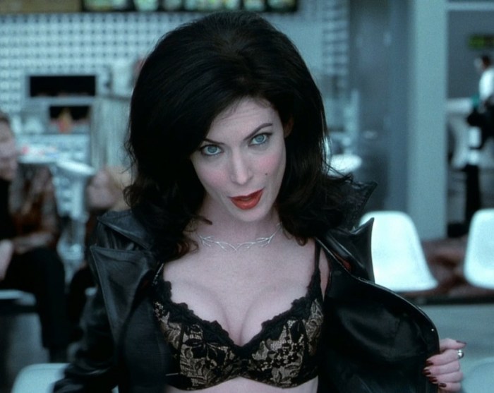 Lara Flynn Boyle è Serleena Men in Black 2 (2002): l’Angelo (s)extraterrestre “ospitata” da una modella di Victoria's Secret