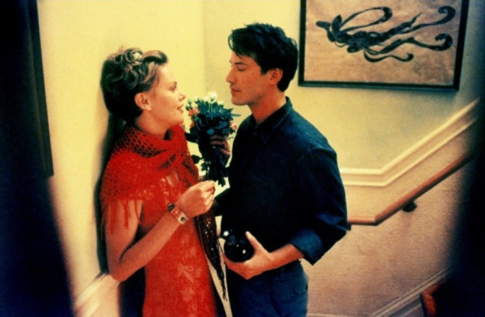 Il cinico pubblicitario Keanu Reeves sopraffatto dal travolgente caratterino della bellissima Charlize Theron, lentamente logorata dal linfoma di Hodgkin in Sweet November (2001)