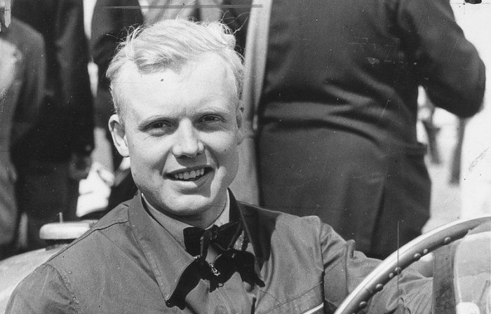 Mike Hawthorn: Il Pilota che sfrecciava in Papillon