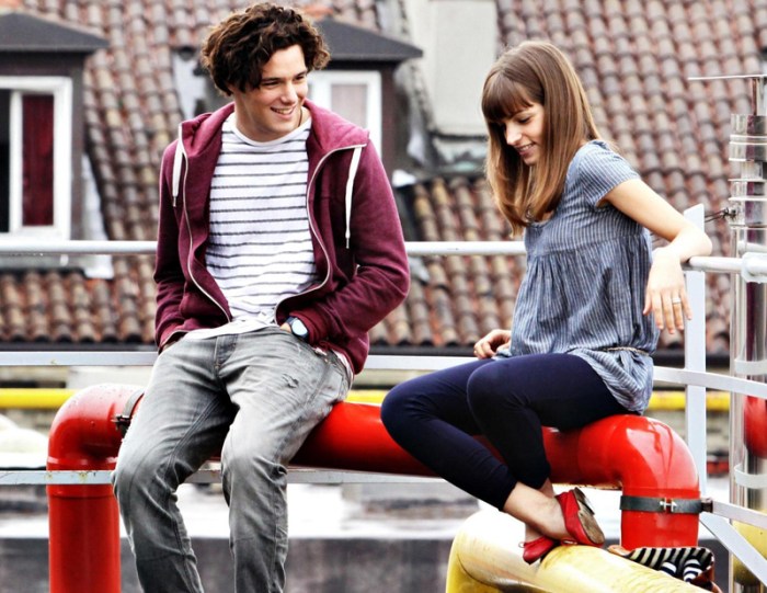 Filippo Scicchitano e Aurora Ruffino in Bianca come il latte, rossa come il sangue (2013)