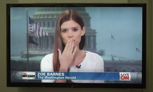 il bacio in diretta che fa arrabbiare il boss