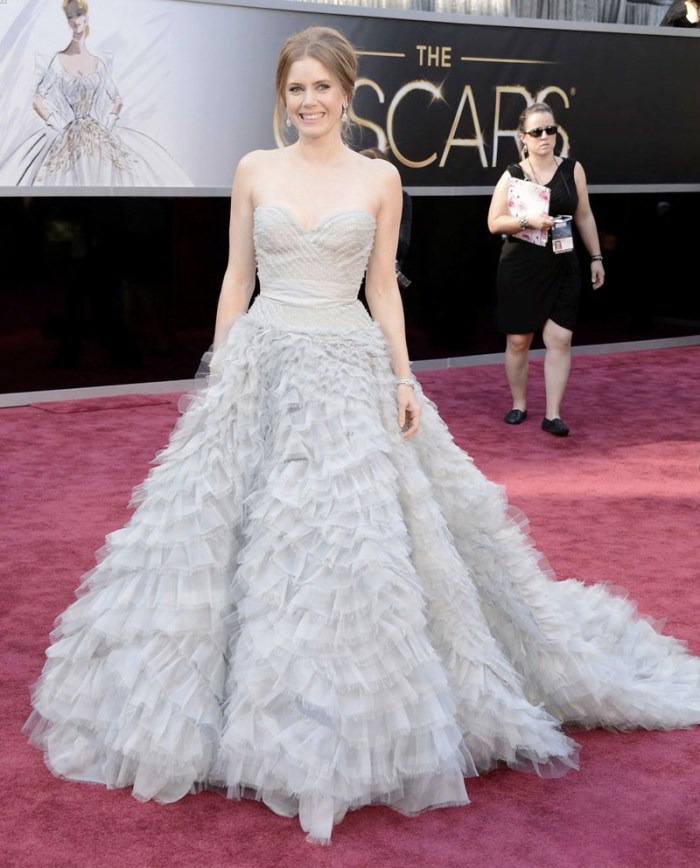 Amy-Adams-in-Oscar-de-la-Renta-at-Oscars-Academy-Awards-2013