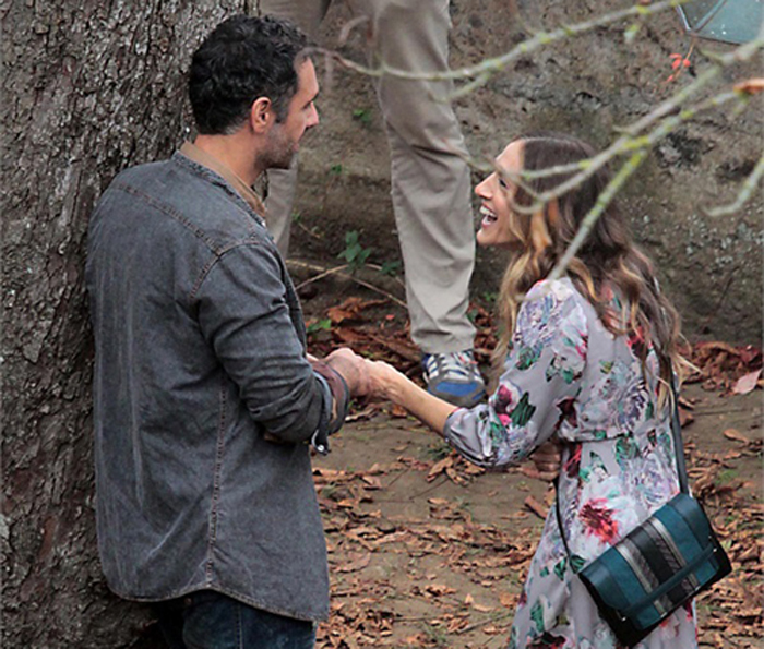 Le riprese sono appena iniziate: nel frattempo, ecco le altre Hollywood-girls perdute nello sguardo di Bova. 