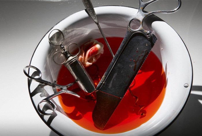 Cliff Martinez, storico collaboratore del regista, è autore della colonna sonora. Nel 2012, è stato inserito nella Rock and Roll Hall of Fame insieme ai Red Hot Chili Peppers.