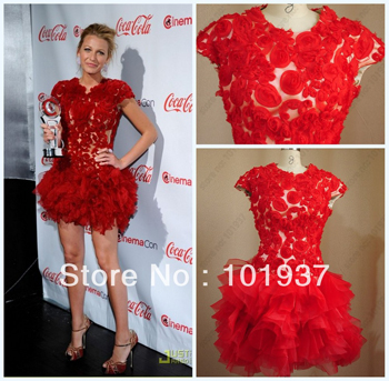 Il lace short sleeve simil-Marchesa indossato da Blake Lively lo puoi trovare su weddingdressyes.com a $ 152.15