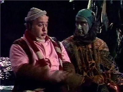 Bilbo s'imbatte in Gollum nella caverna