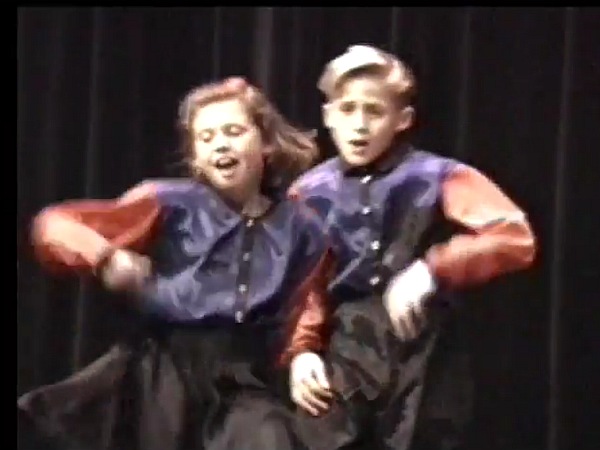 ryan-gosling-cc-music-factory-gonna-make-you-sweat-talent-show-9-year-old-sister-mandi-600x450